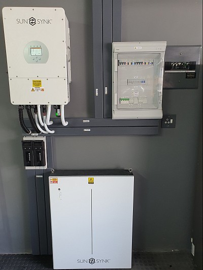 12kw 3pH  Inverter With 15Kwh Sunsynk Lithium Battery